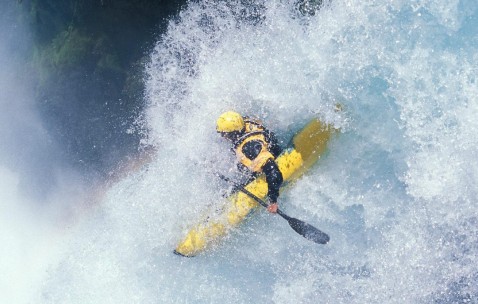 世界杯最新预测-格纳布里成赛前焦点，伊朗球迷热议其决定比赛走向